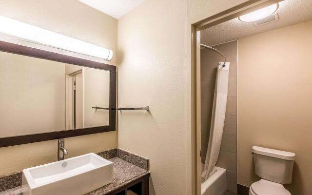 Colby Inn and Suites