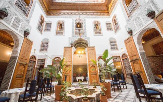 Riad fes iline