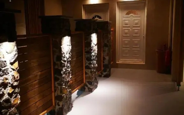 Gratelia Studio Damnoni