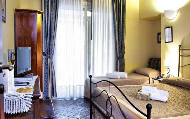 Double Triple Room in Naples City Center
