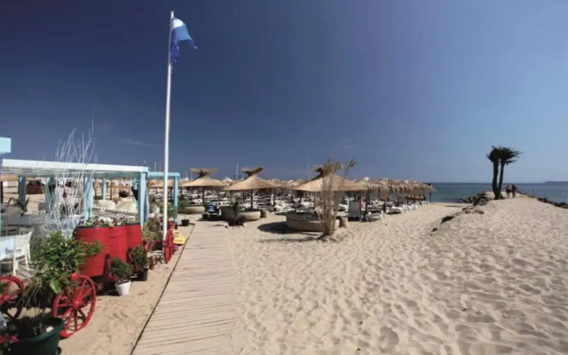 LAZUR 1-5 Apart Complex