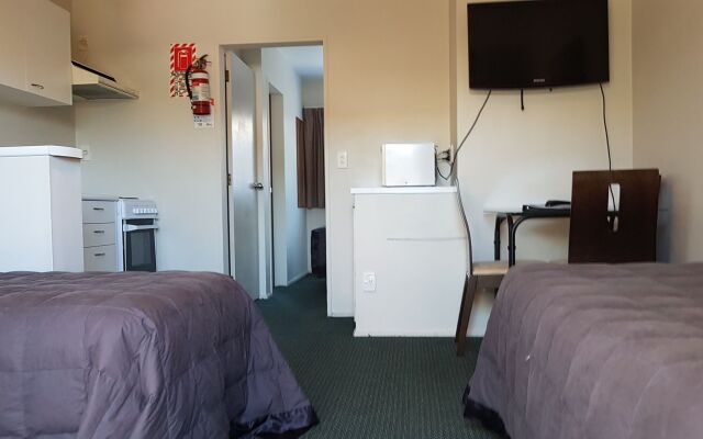 88 Wallace Court Motel