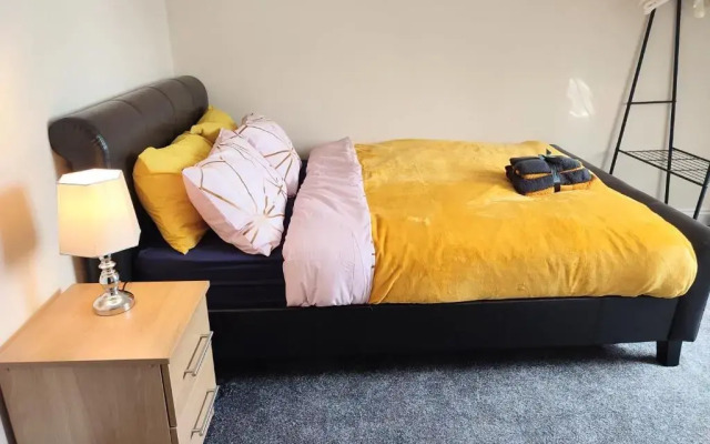 Crystal Suite 4 - private parking - metro