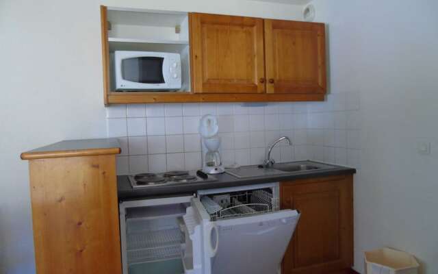 Lou Services Apartment CB7 LSI 001