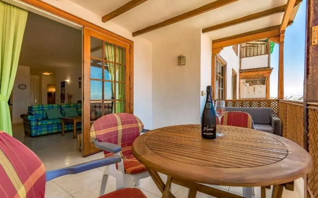 First line beach front 2 bedroom apartment Los Gigantes