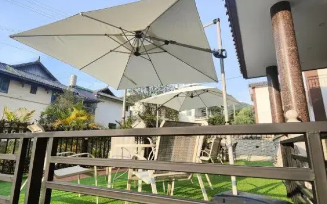 Wood House Fashion Hotel