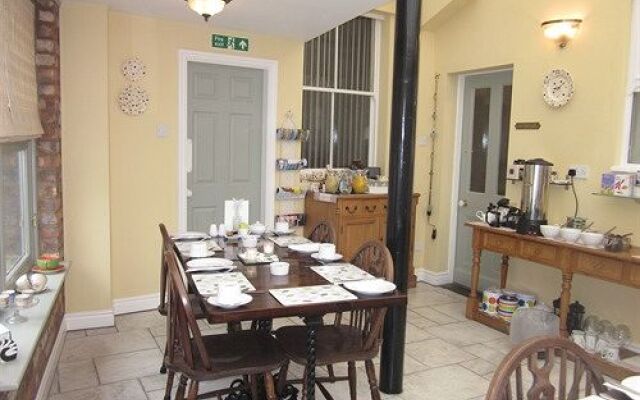 Bowen House - Guest house