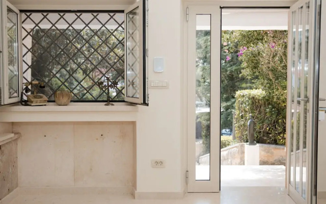 Villa Nada - Unique and Artistic