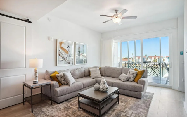 The Harbor Condo 305 - Premier