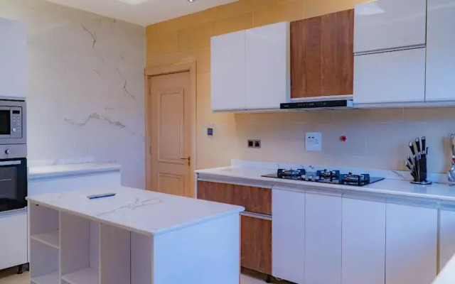 Sujimoto AveMontaigne BananaIsland Ikoyi