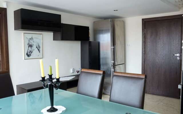 FM Deluxe 1-BDR Apartment - Vinitza Area -Varna