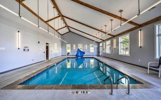 Walk to Ski Slope: Sugar Mountain Condo w/ Balcony
