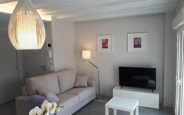 APARTAMENTOS TURISTICOS - PAPEL ARMADO - Calle Caldereros 33