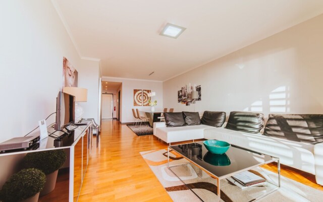 Oceanside Terrace Apartment by HR Madeira