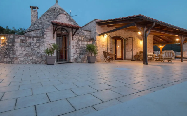 TD Villa Luna Trulli with Large Pool