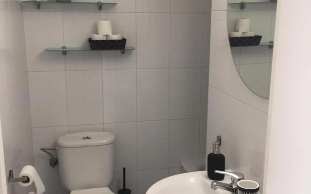 Luxury Apartment Accommodation, next to beach & train station Calella