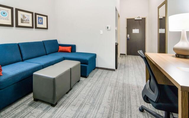 Comfort Suites DeSoto Dallas South