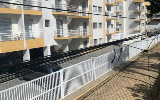 Casa Agradável há 80 metros praia toninhas