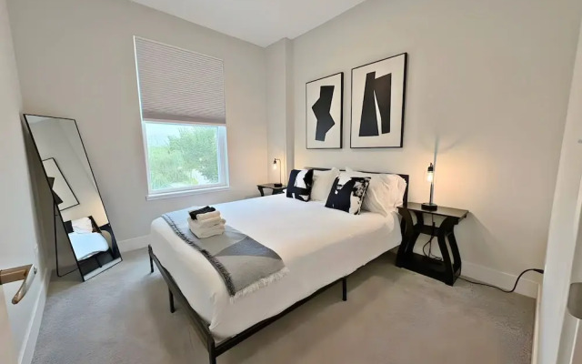 Modern 4BR with Parking - WV rep 4