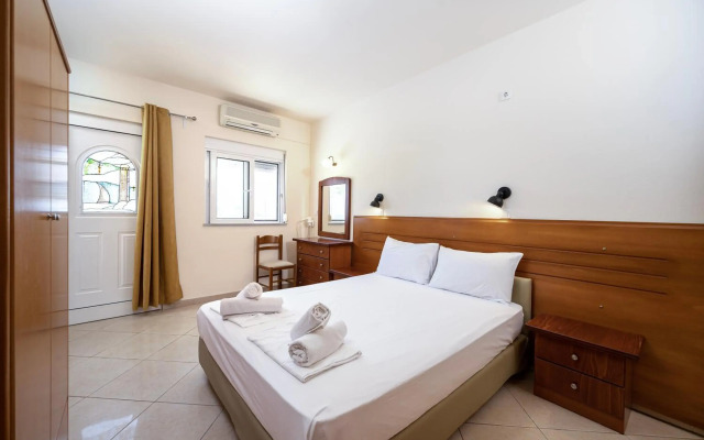 Mammis Beach Hotel