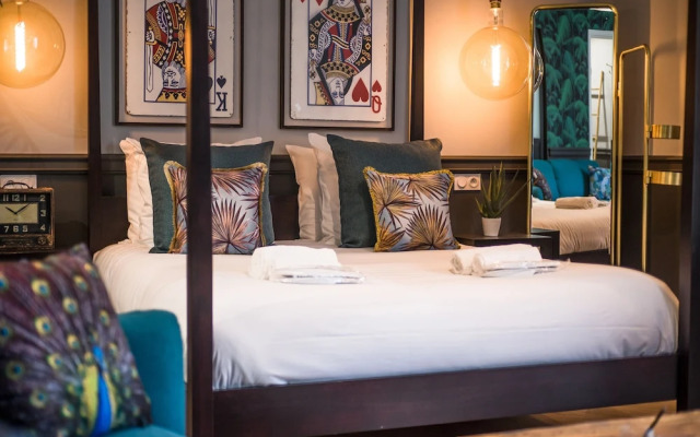 The Royal Elysée Suite