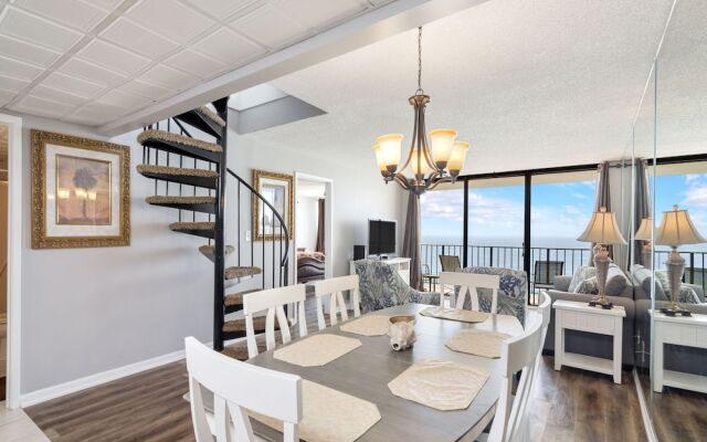 Edgewater Tower by Vtrips