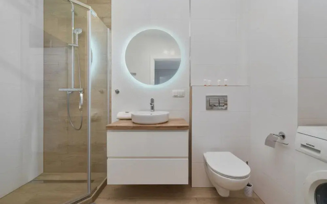Blue Sky Apartment by Renters