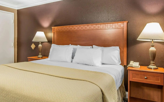 Rodeway Inn