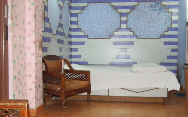 Hotel Paras