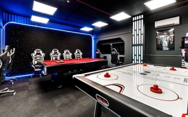 9BR Pool Home in ChampionsGate MVD