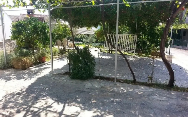 Mare - With Parking - A1