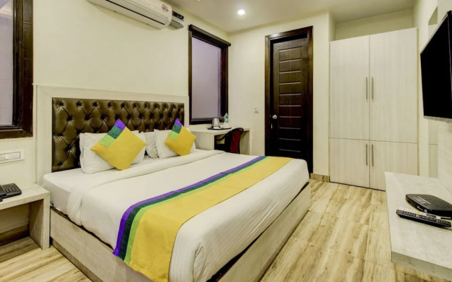 OYO 8982 Surya Residency