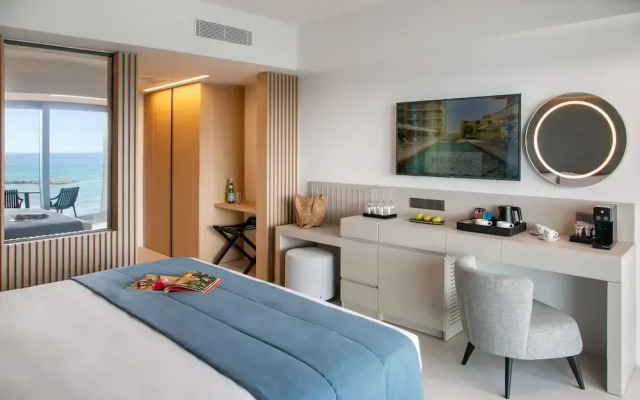 Mercure Larnaca Beach Resort