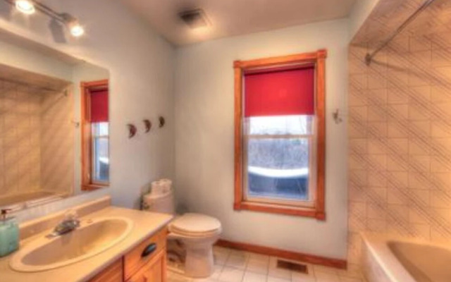 6 Bed Blue Mountain Executive Chalet with Hot Tub 157