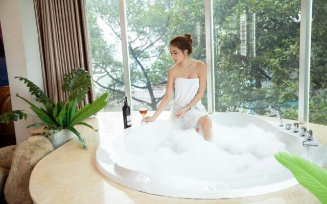 Bonita Grand Hotel