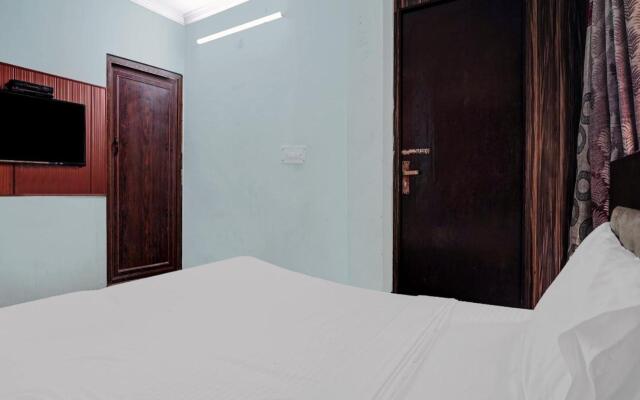 SPOT ON 80594 Ak Residency