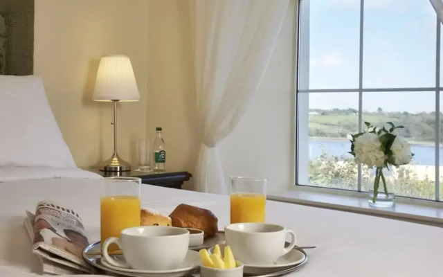 Walter Raleigh Hotel