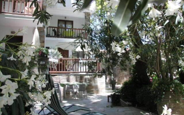 PLATANOFYLLA Family Apartment No6