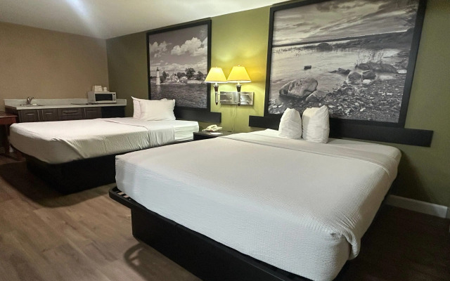 Super 8 by Wyndham Pembroke