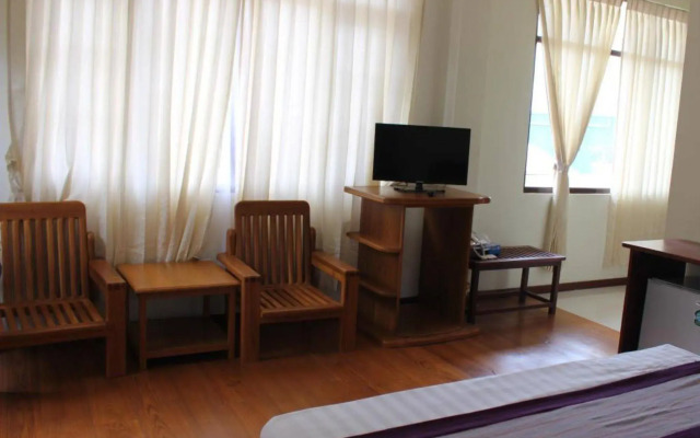 Golden Dream Hotel