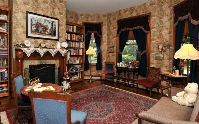 Victorian Loft B & B