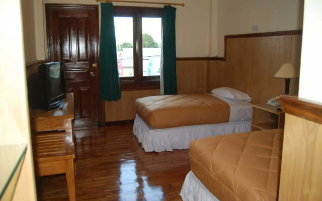 Sylvia Hotel Maumere