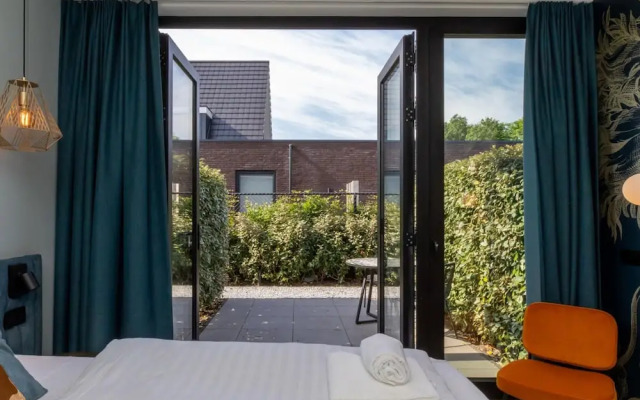 Romantic Garden Stay