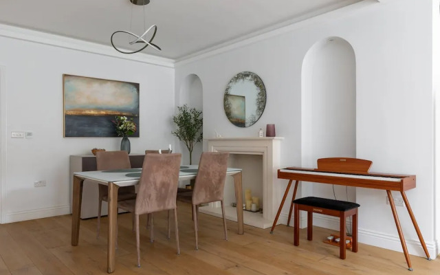 Priory Road III by Onefinestay