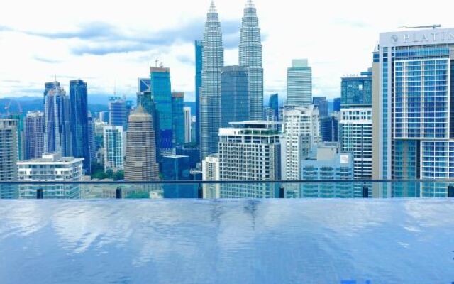 The Luxe by Infinitum Suites