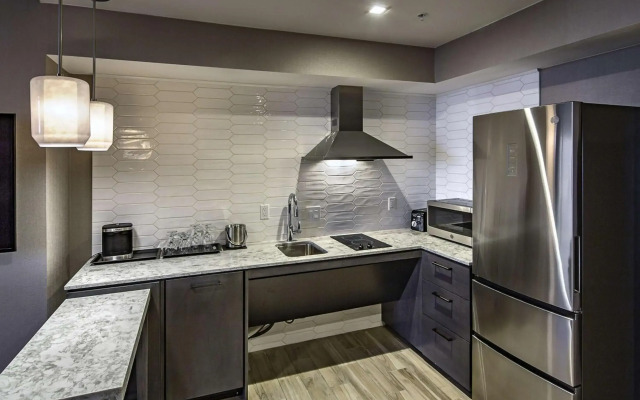 DoubleTree by Hilton Hotel Modesto