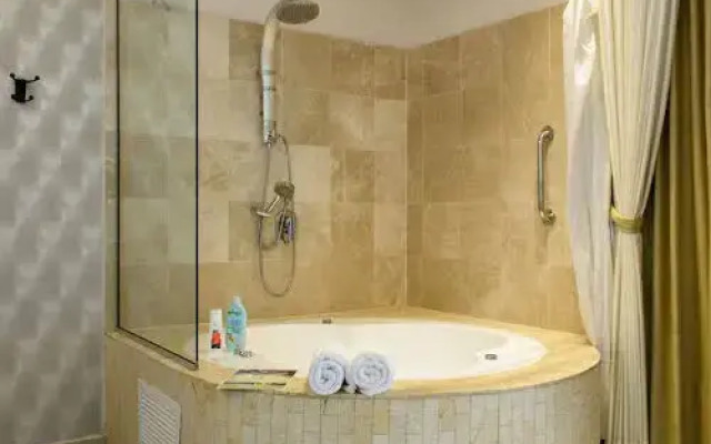 Royalty Suites