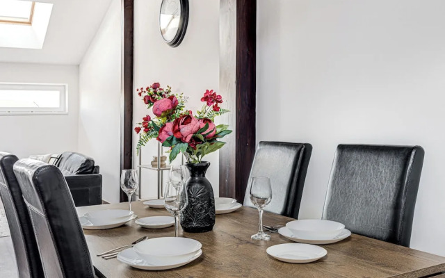 ARI Central Grand Apartments-Luxury Stay