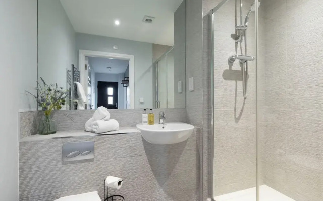Elliot Oliver- Charming 1 Bed Apartment