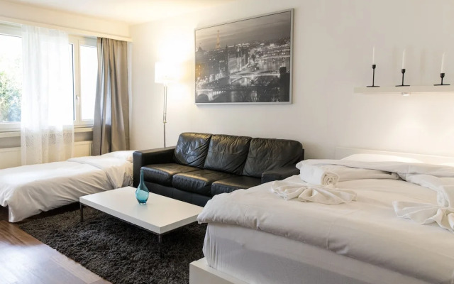 Stunning Modern Apartment with Pocket WiFi